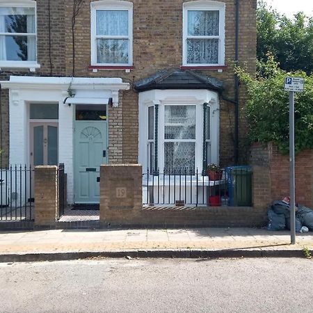 Bubblesbnb- 4 Bedroom House London Exteriör bild