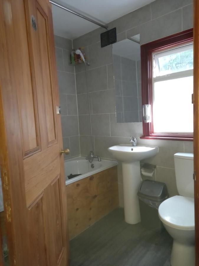 Bubblesbnb- 4 Bedroom House London Exteriör bild